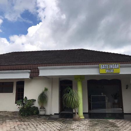 Villa & Guest House Batu Indah Exterior photo